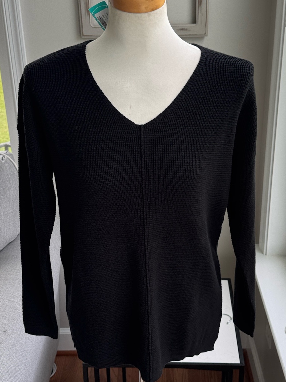 Staccato for stitch Fix Eyrwin black waffle knit V Neck Tunic Sweater size S NWT